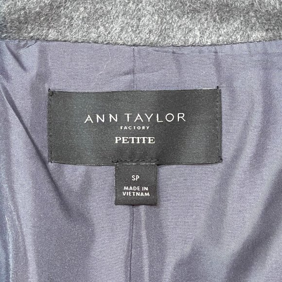 Ann Taylor Coat Factory Petite Small PS Gray Wool Blend Shawl Wrap Belted Coat - Picture 4 of 5